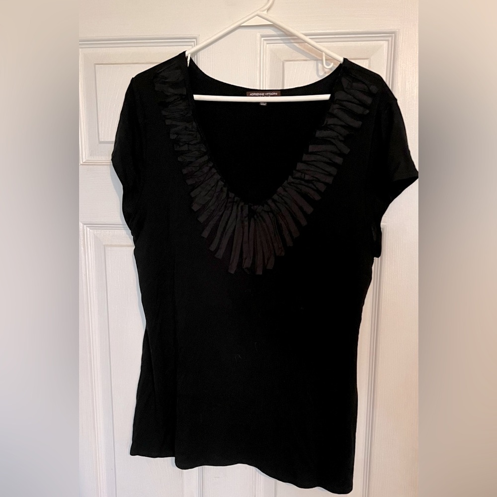 Women’s black v neck top XL Adrienne Vittadini